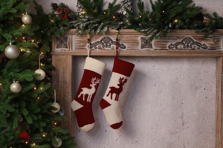 Christmas Stocking with Reindeer Design New Year Gift Bag Knitted Yarn Candy Bag